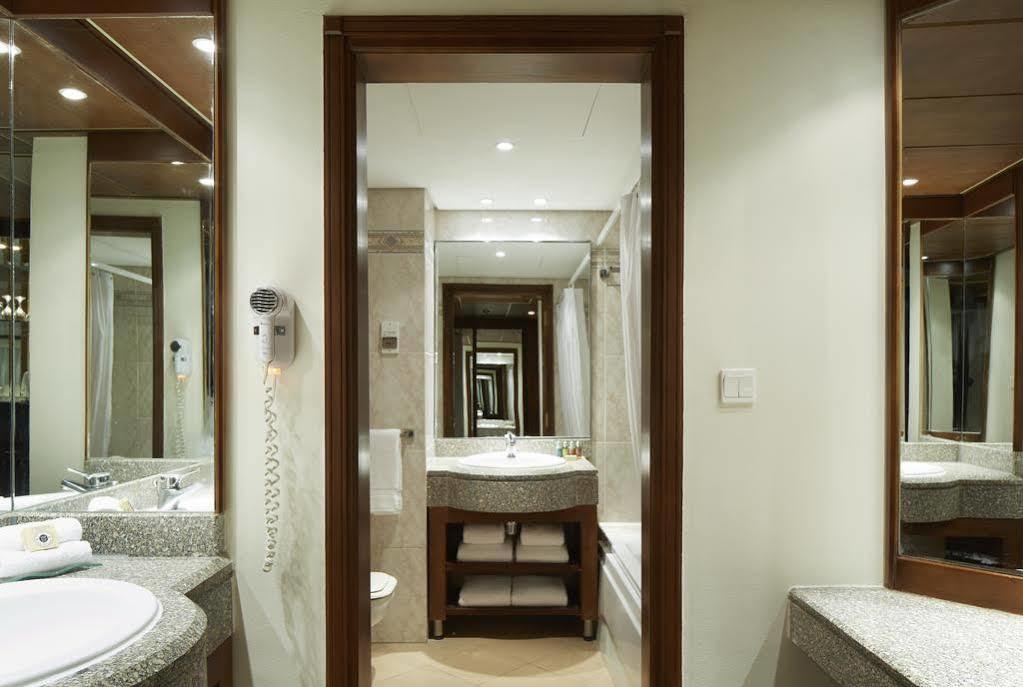 & Serviced By Marriott Aparthotel