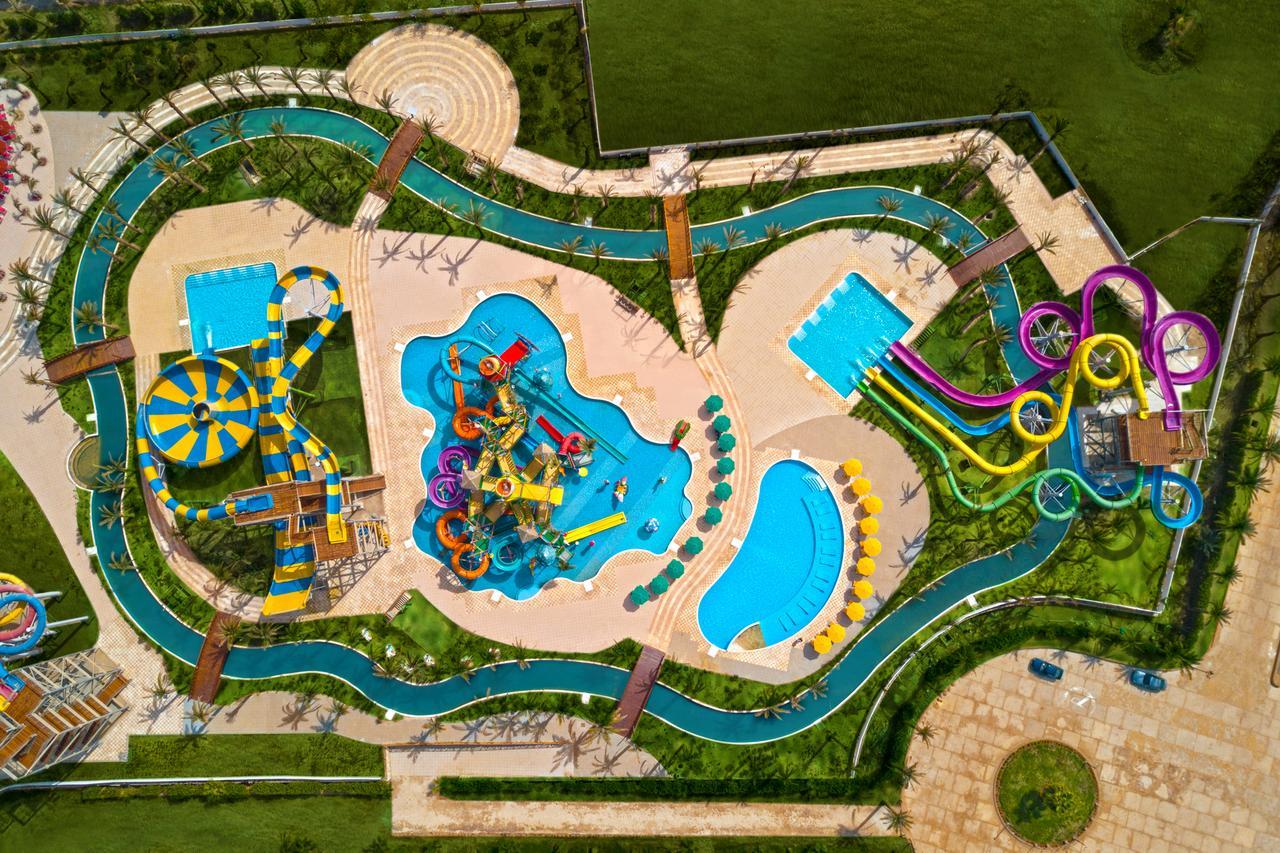 Emerald Aqua Park City Resort 5*