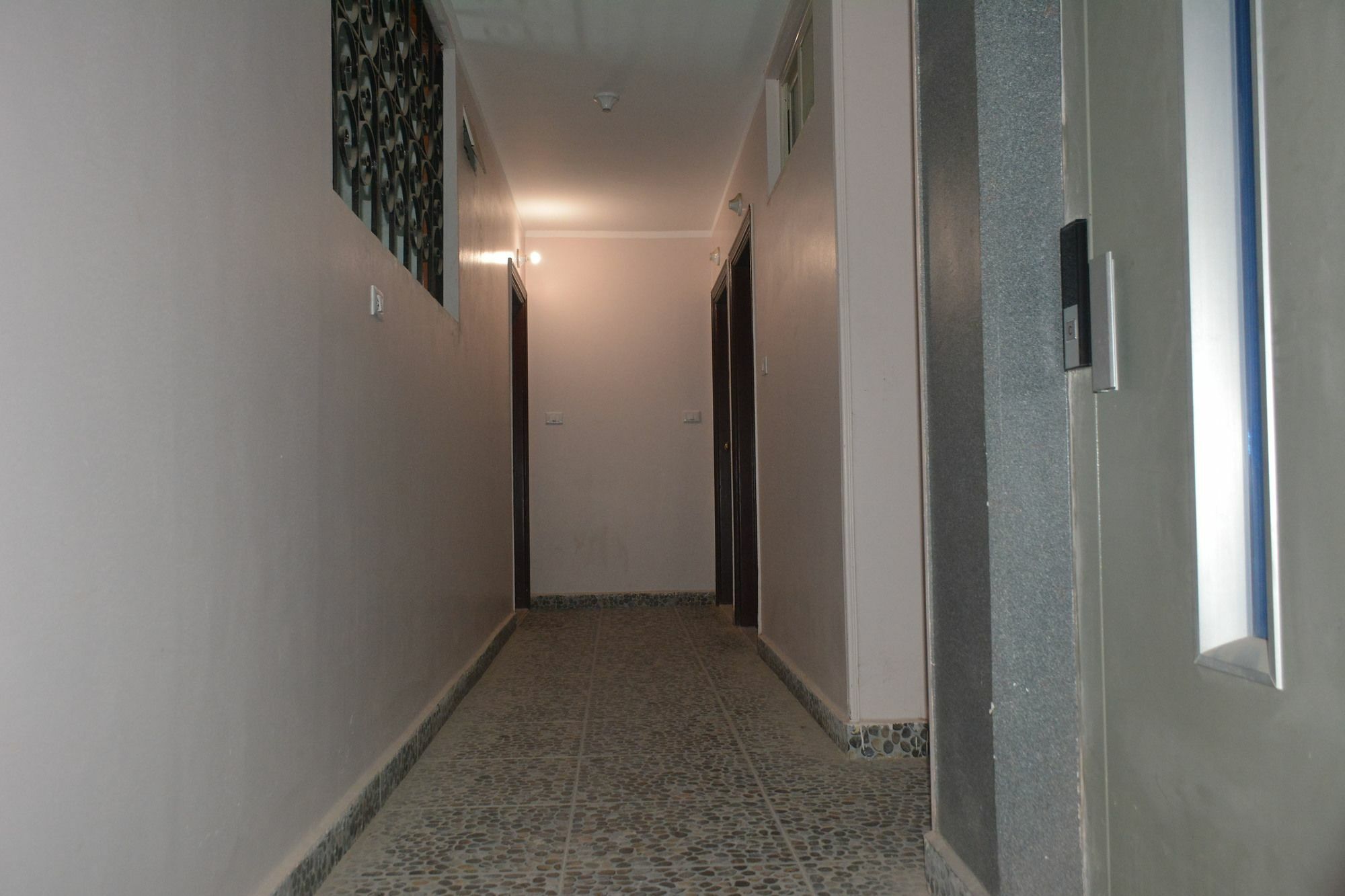 Happy Days Aparthotel 3*
