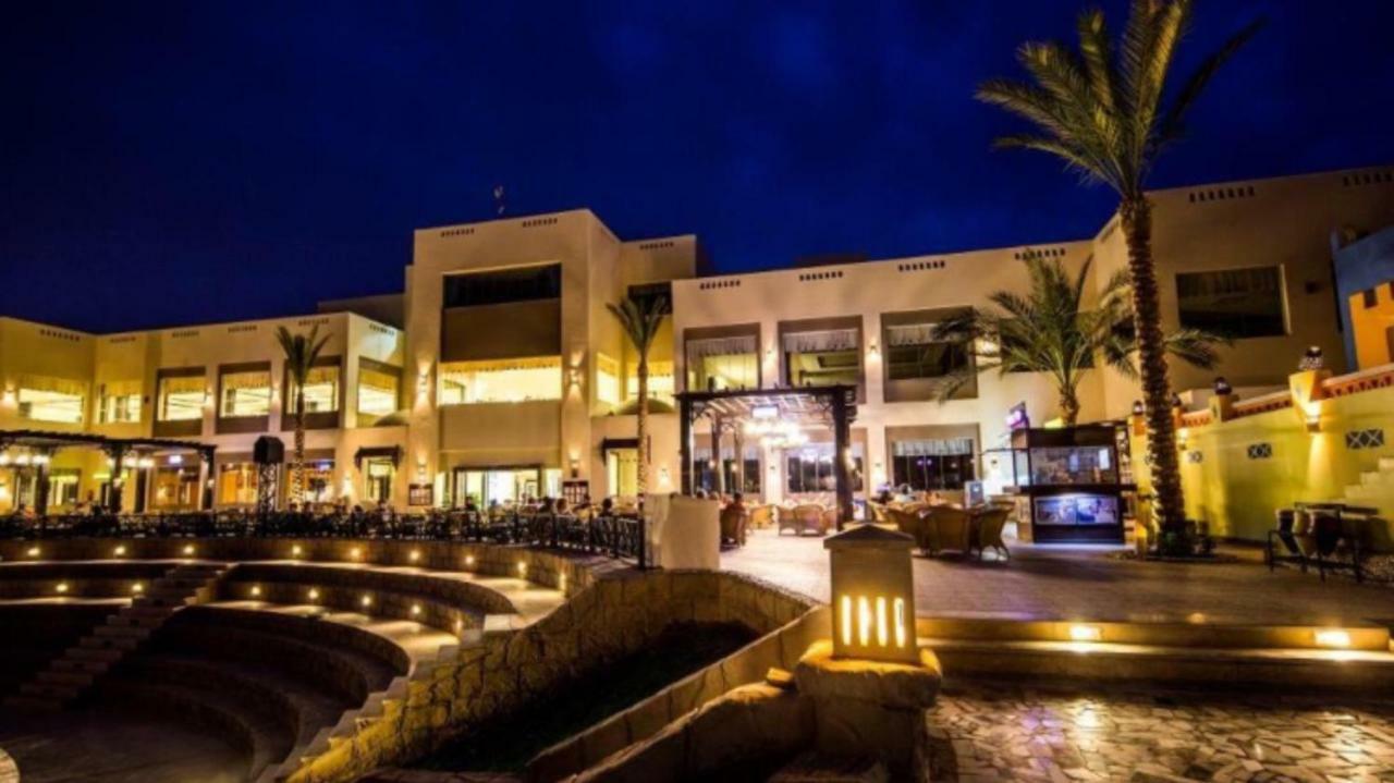 Nubia Aqua Beach