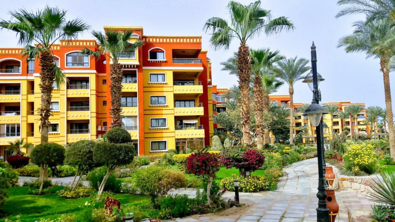 Esplanada Apartment *
