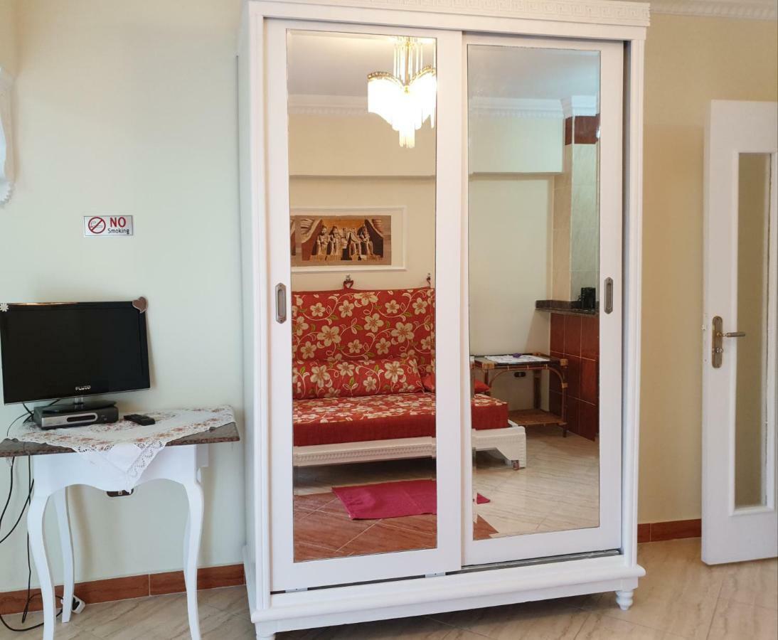 Green Garden Apartment