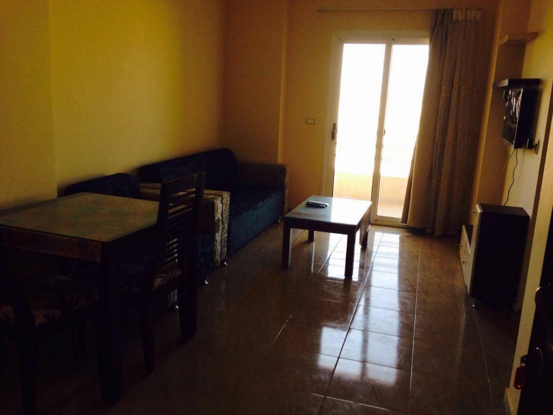 Holiday Apartments Aparthotel 3*