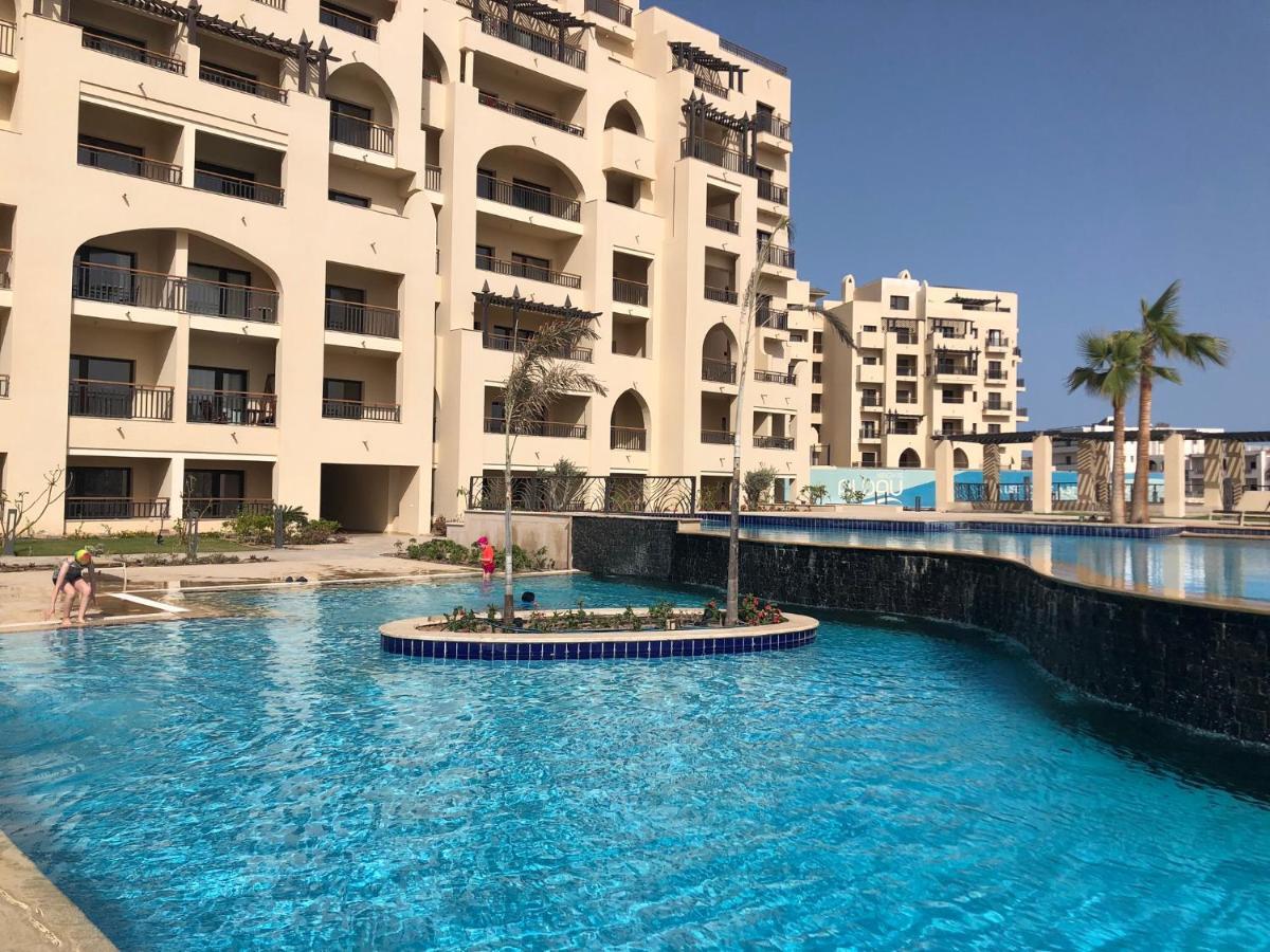 Stylish Pool View In Al Dau Heights Apartment *