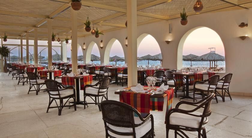 Hilton Plaza Resort 5*