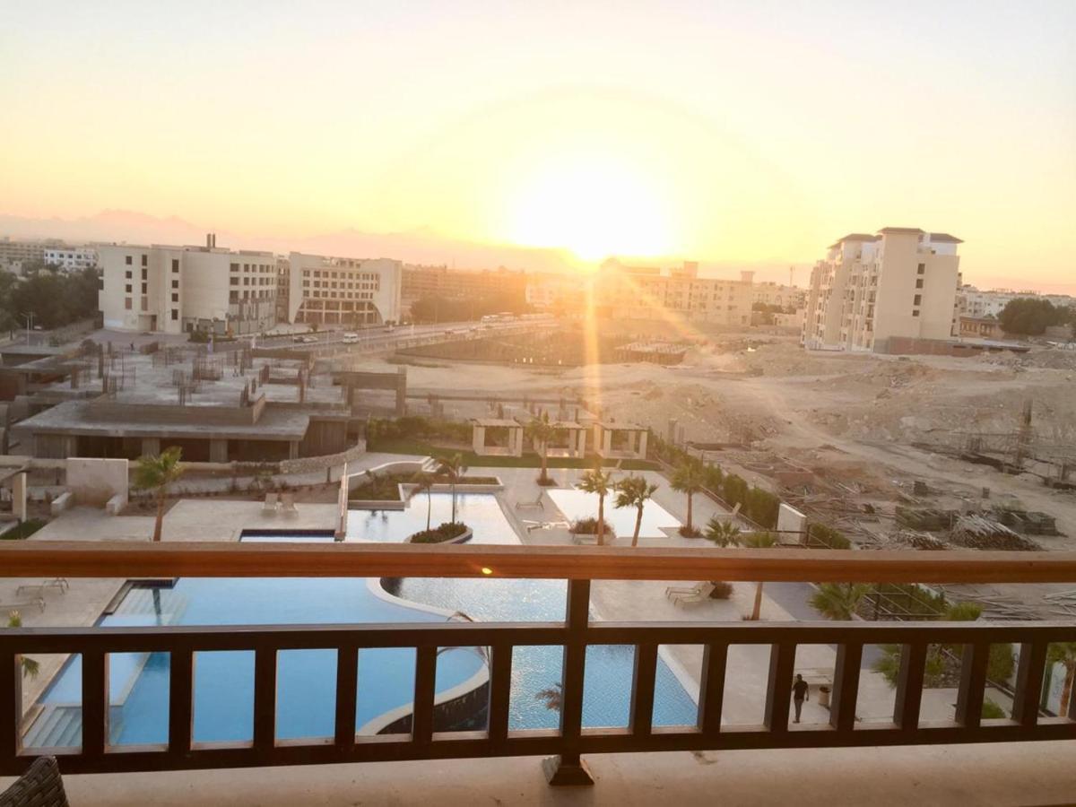 Stylish Pool View In Al Dau Heights Apartment *