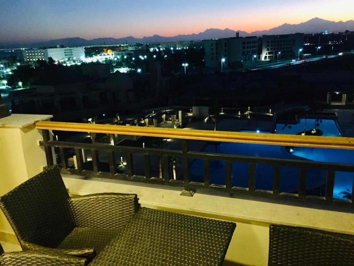 Stylish Pool View In Al Dau Heights *