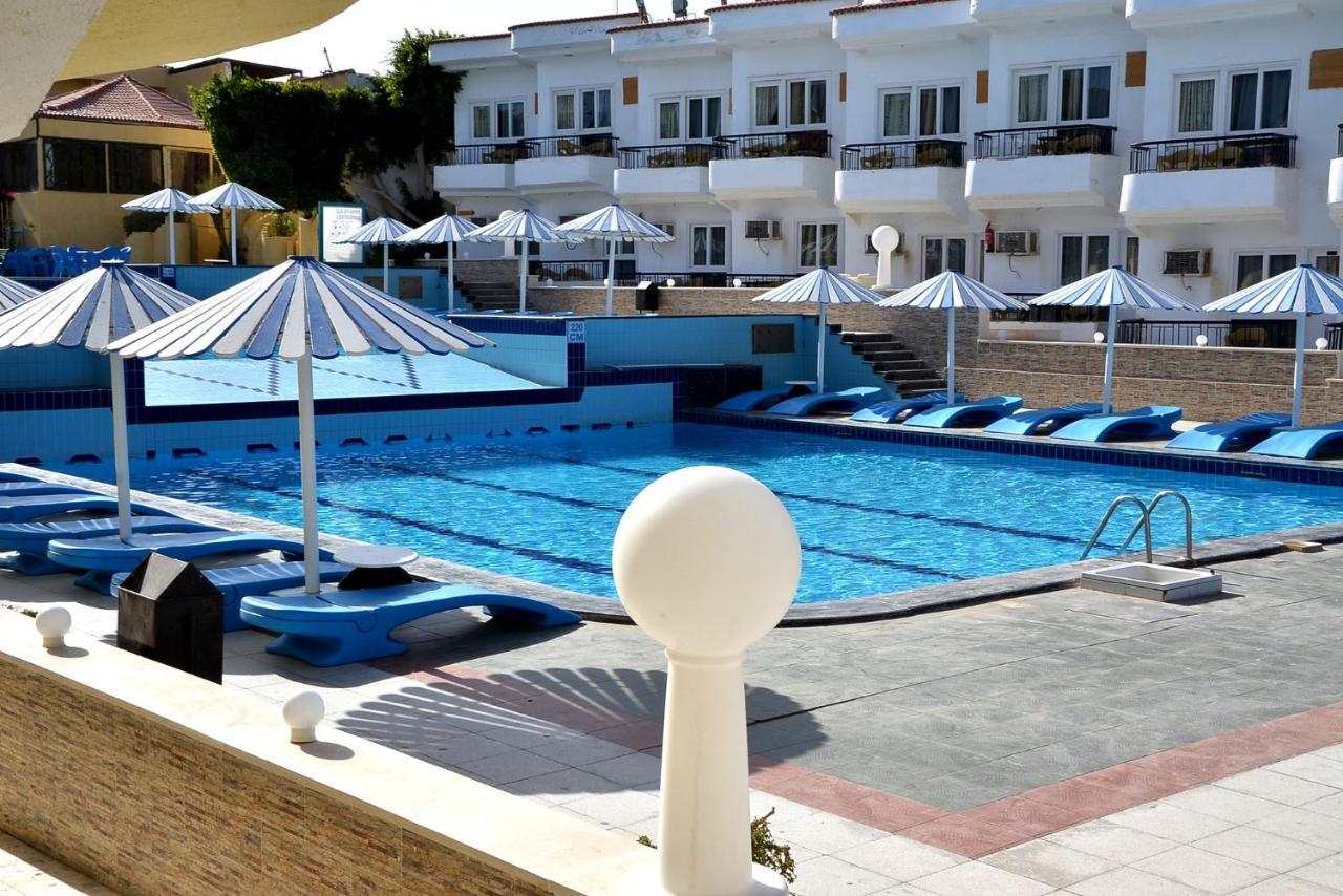 Sand Beach Resort 3*