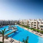 Proper & Plush 1 Bdr Mangroovy Free Pool & Beach Access