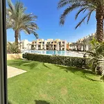 Waterfront & Groovy 2 Bdr Mangroovy Free Pool & Beach Access