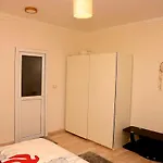 Golden Oasis Luxurious Private Villa With Pool