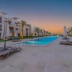 Cozy 1-Bedroom Apartment In Mangroovy, El Gouna. Private Terrace, Garden And Pool Access