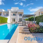Ollystays Joubal Lagoon 4 Bedroom Villa Heated Pool