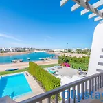 Ollystays Joubal Lagoon 4 Bedroom Villa Heated Pool