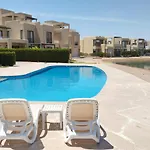 Boho Chic - Scenic Lagoon View At Tawila, Gouna