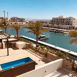 New Apartment Overlooking The Marina In Elgouna