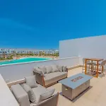 Amazing Apartment With Rooftop And Jacuzzi
