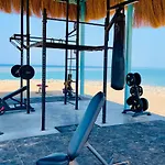 Mangroovy - Elgouna Authentic Designer Shared Home 2 Bdr Each With Private Bathroom For Kitesurfers With Pool View & Beach Access