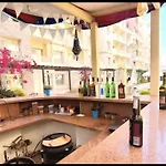 Upscale Studio- Florenza Khamsin