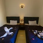 Fox House Resort