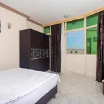 Spacious 1 Bedroom With Seaview!