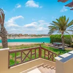 Scenic Views 3 bedroom Villa with private jacuzzi in Sabina