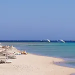 Selena Bay / Vicino El Gouna