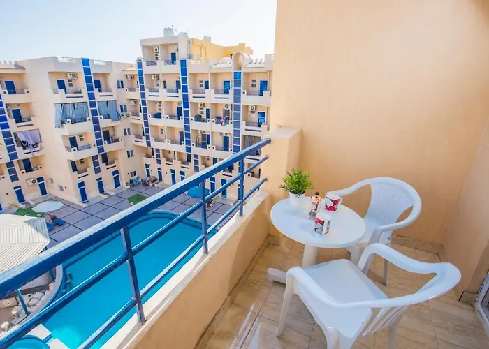 Pool View Near El Gouna With Top Floor Balcony & Kitchen