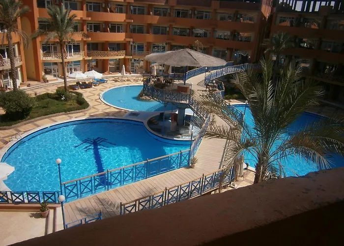 Oasis Resort & Apartment