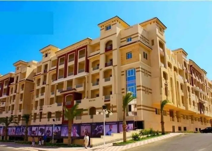 غرفه فندقيه فيو بحر ويوجد ٣ مسبح