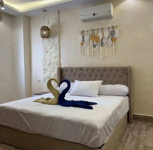 Small Lovely Cheerful Apartment Close To El Gouna