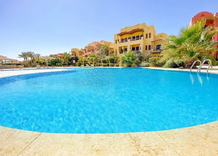 1-Br Apartment In Westgolf With Terrace And Pool