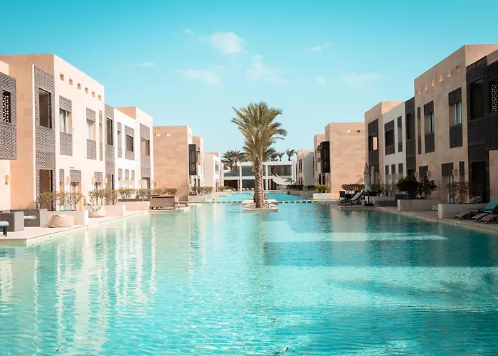 Nayah Stays, Amazing Villa With Private Pool & 5 Master Suites