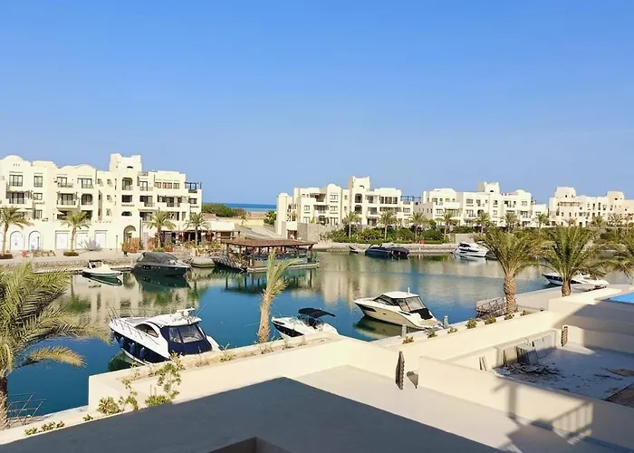 Nayah Stays, Luxurious Bedroom In Fanadir Marina