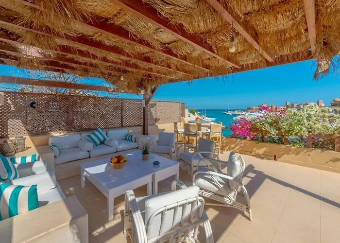 Luxury Apartment On The Marina