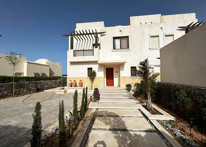 Modern 3Bdr Ancient Sands Tv
