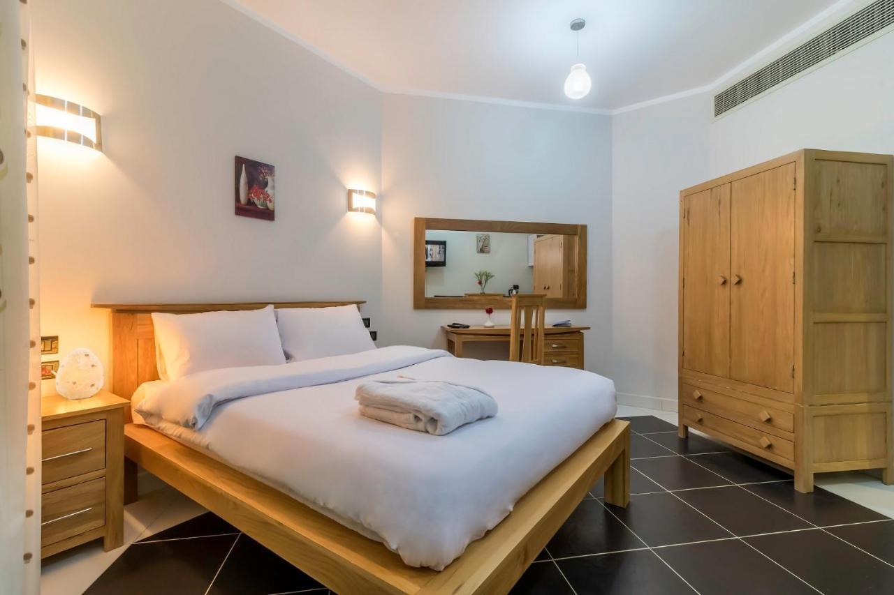 Royal Serviced 4*