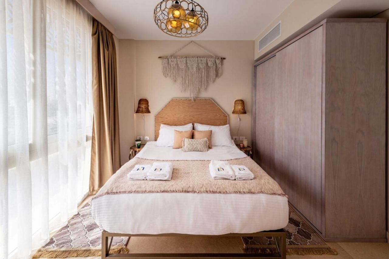 Gleaming 1 Bedroom Mangroovy W Pool & Access Apartment *