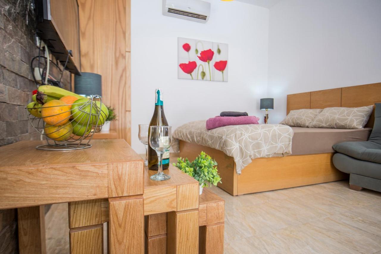 Poolside With Patio Near El Gouna Appartement *