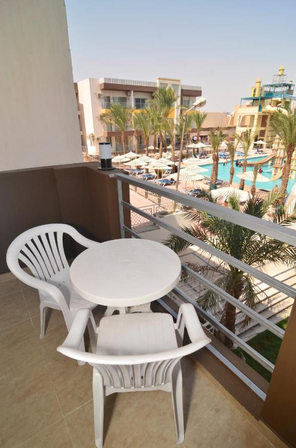 Apartment At Mirage Bay & Aqua Park *