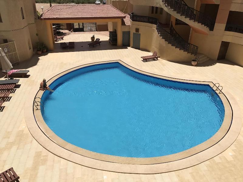 Regency Towers Apartment *