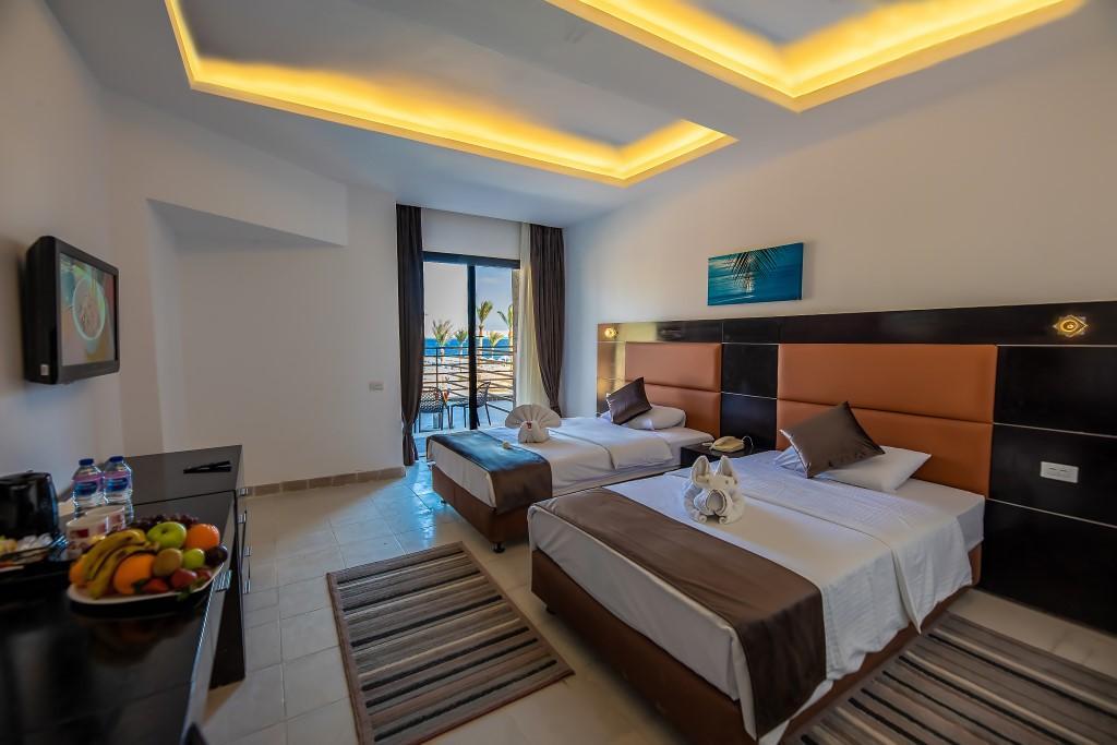 Hotel La Rosa Waves And Aqua Park