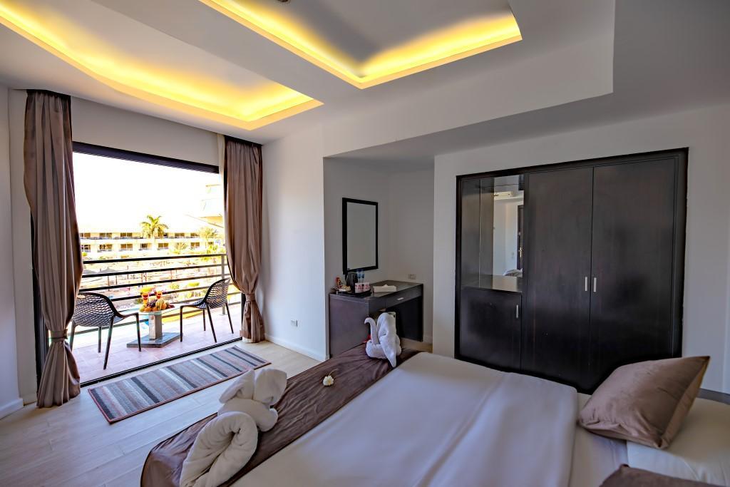 La Rosa Waves And Aqua Park 4*