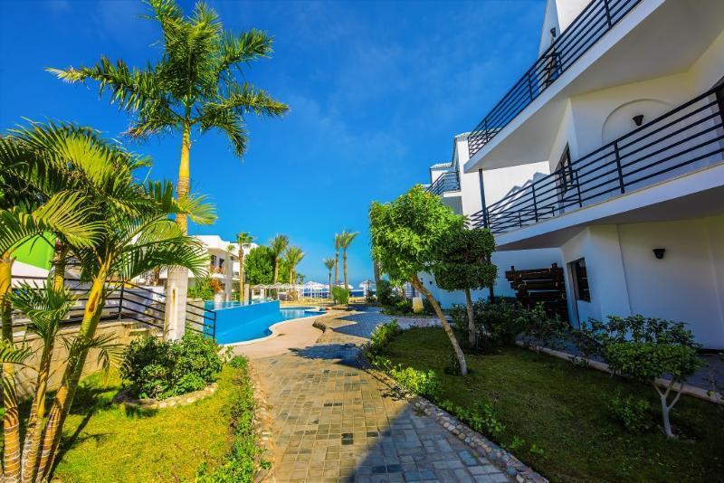 La Rosa Waves And Aqua Park Hotel