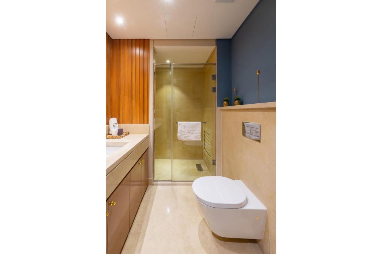 Elegant & Edgy 2 Bedroom W & Pool Mangroovy Apartment *