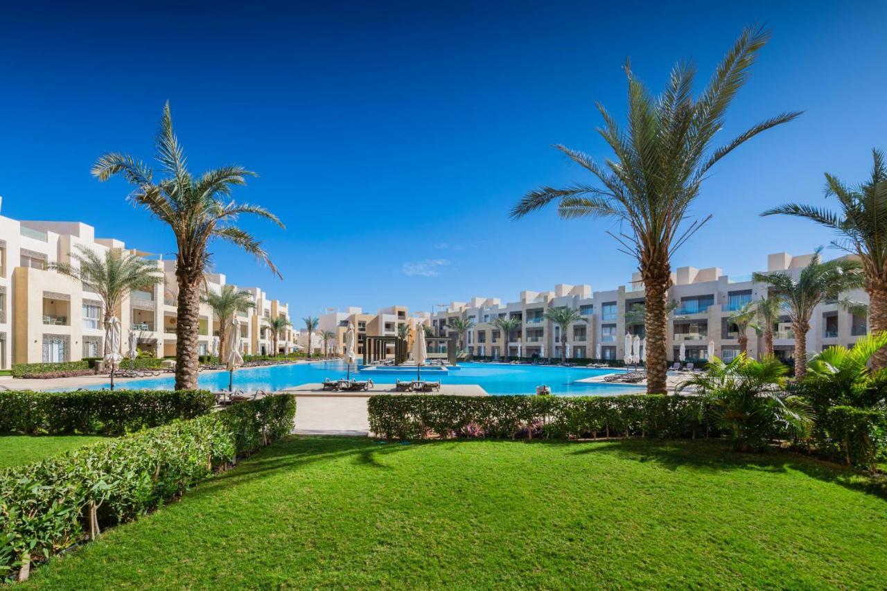 Elegant & Edgy 2 Bedroom W & Pool Mangroovy Apartment