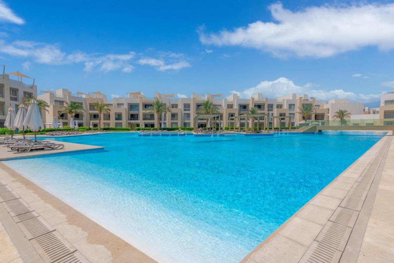 One Bedroom Ground Floor In Mangroovy Apartment *