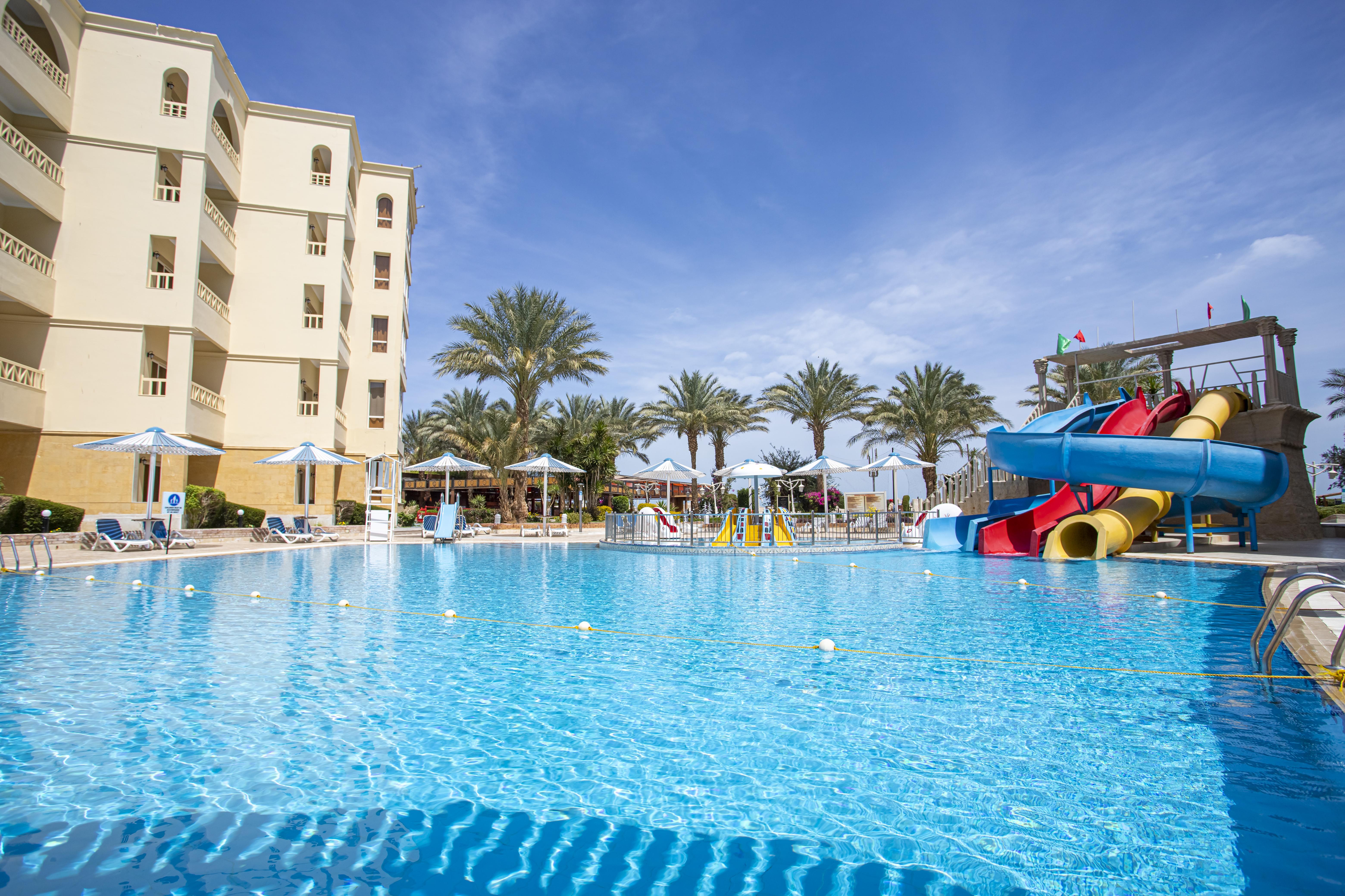 Amc Royal & Hurghada