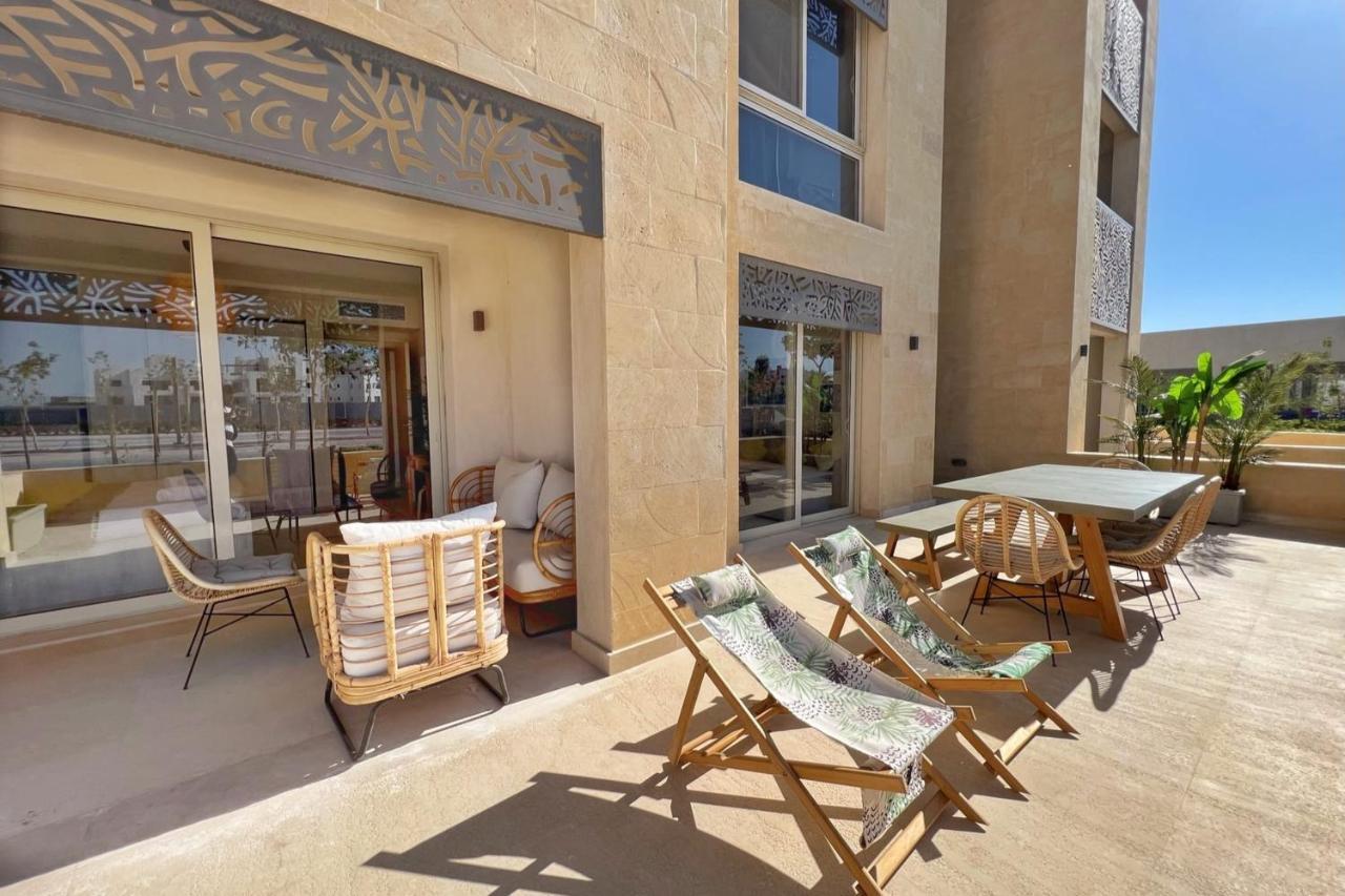 Sparky & Summery 2 Bdr Mangroovy Free & Pool Access Apartment *