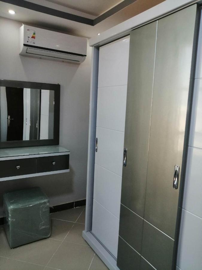 Apartment 402 A